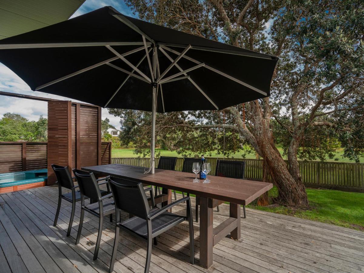 Little Paua - Pauanui Holiday Home ภายนอก รูปภาพ